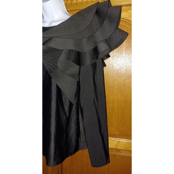 ESY Studio EY |  Black Tiered Flutter Shoulder Detail Long-Sleeve Top - Picture 4 of 16
